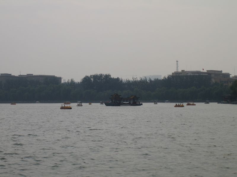Beijing_05_Beihai_Park_002.jpg