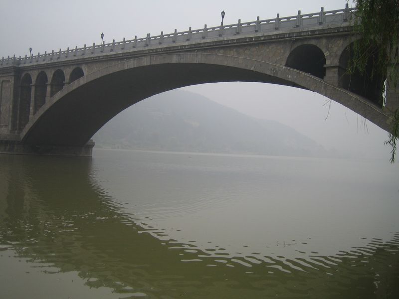 Zhengzhou_05_Longmen_Grottoes_007.jpg