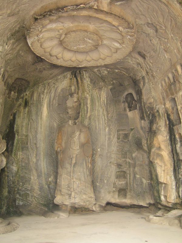 Zhengzhou_05_Longmen_Grottoes_026.jpg