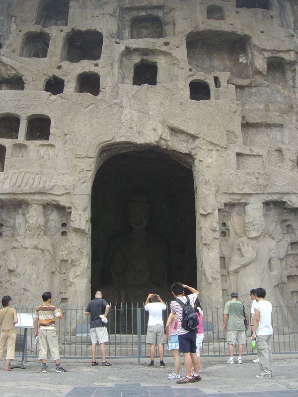 Zhengzhou_05_Longmen_Grottoes_031.jpg
