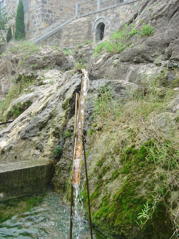 Zhengzhou_05_Longmen_Grottoes_035.jpg