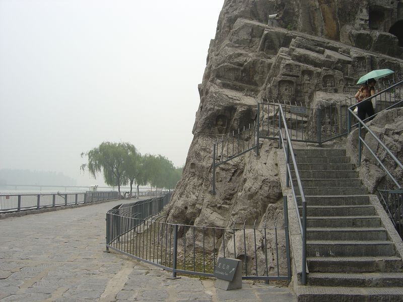Zhengzhou_05_Longmen_Grottoes_039.jpg