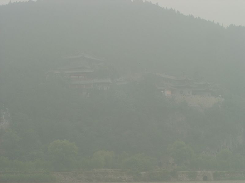 Zhengzhou_05_Longmen_Grottoes_042.jpg