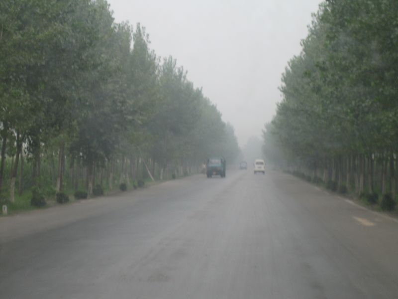 Zhengzhou_05_On_the_Road_003.jpg
