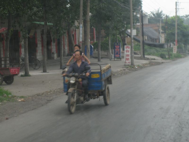 Zhengzhou_05_On_the_Road_005.jpg