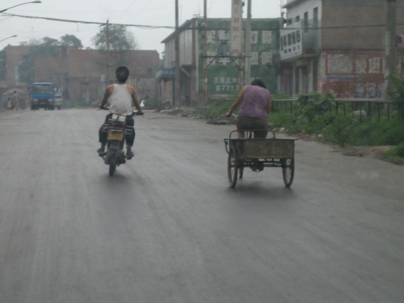 Zhengzhou_05_On_the_Road_006.jpg