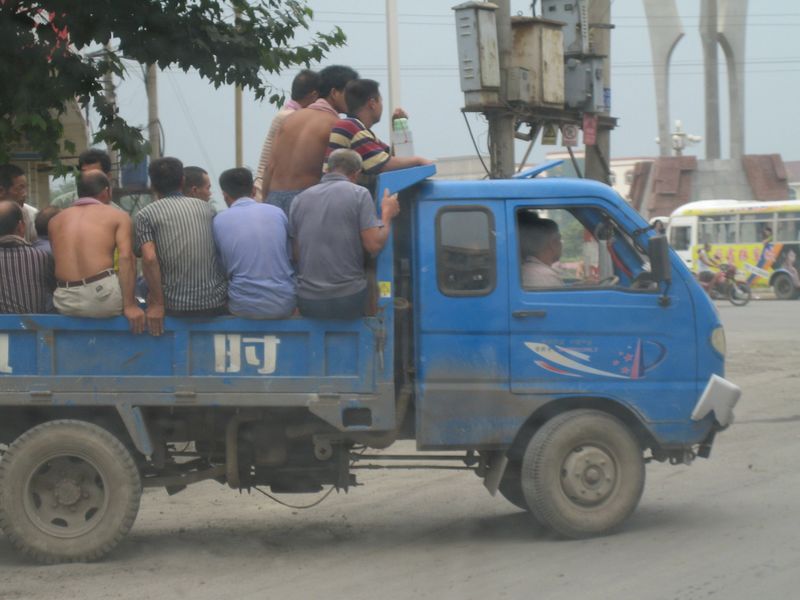Zhengzhou_05_On_the_Road_016.jpg