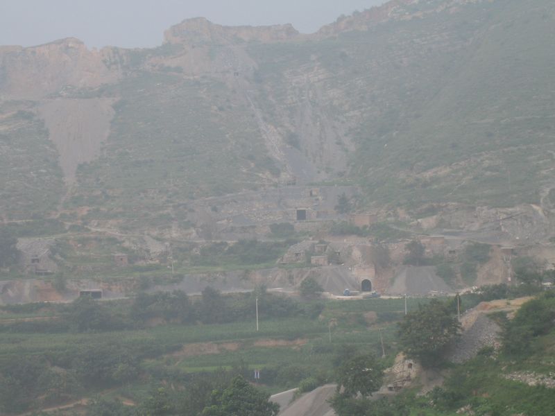 Zhengzhou_05_On_the_Road_027.jpg