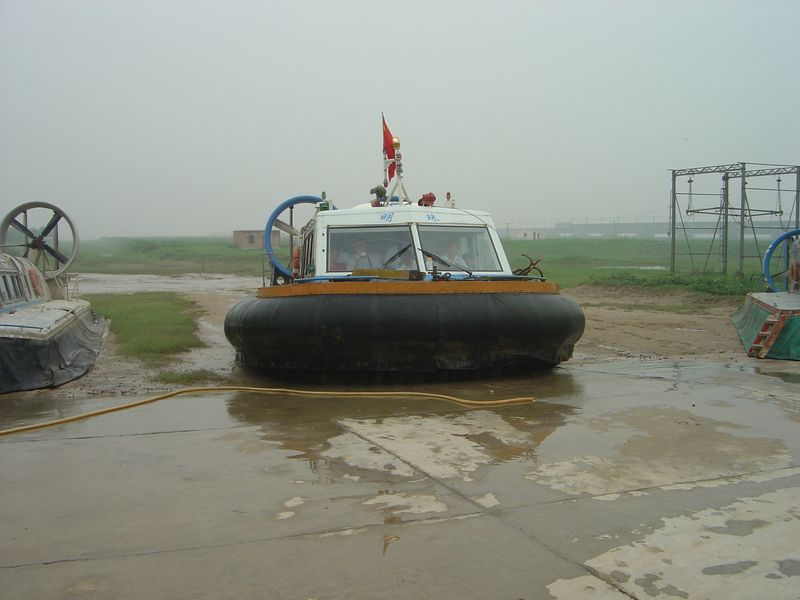 Zhengzhou_05_Yellow_River_Hovercraft_022.jpg