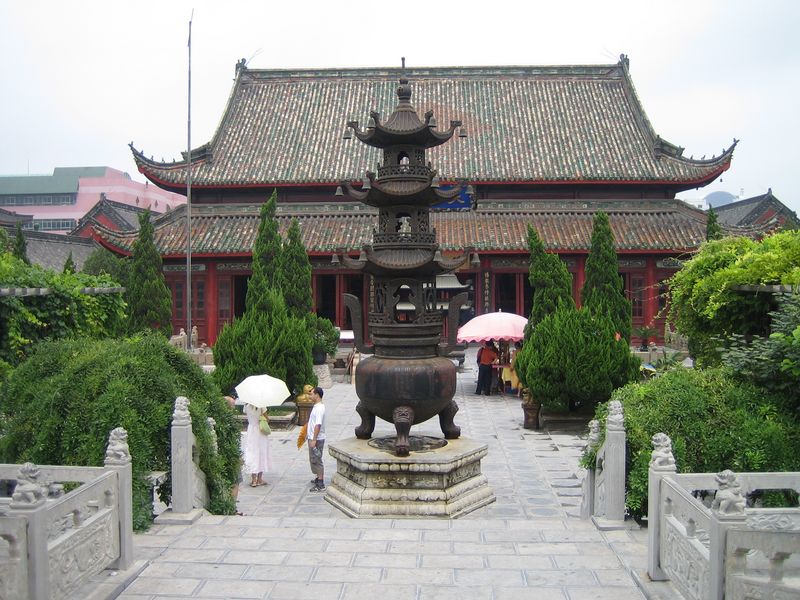 Zhengzhou_05-Xiangguo Temple-123034.jpg