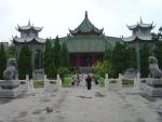 Zhengzhou_05-Xiangguo Temple-123037.JPG