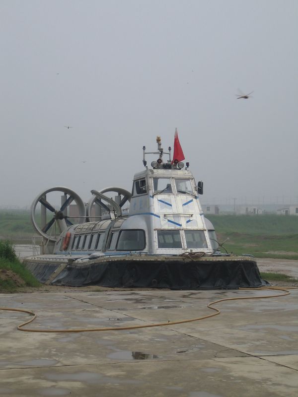Zhengzhou_05-Yellow River _amp_ Hovercraft-019.jpg