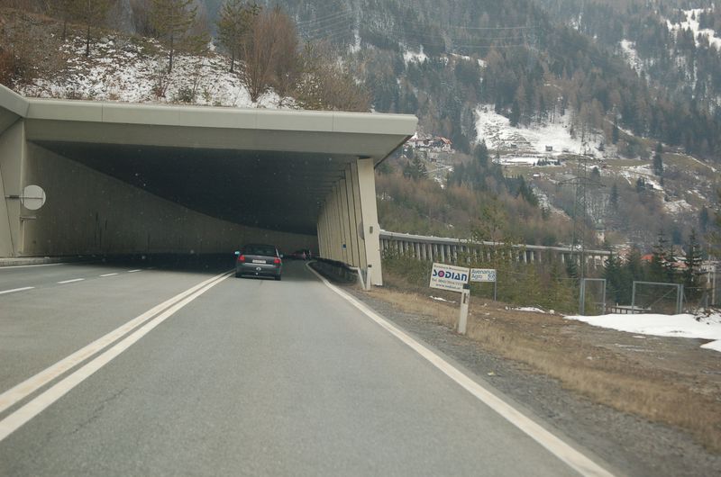 Austria 12_04_06-7019.jpg