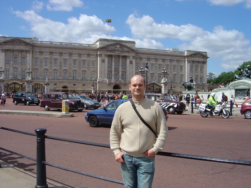England_05_Buckingham_Palace_001.jpg
