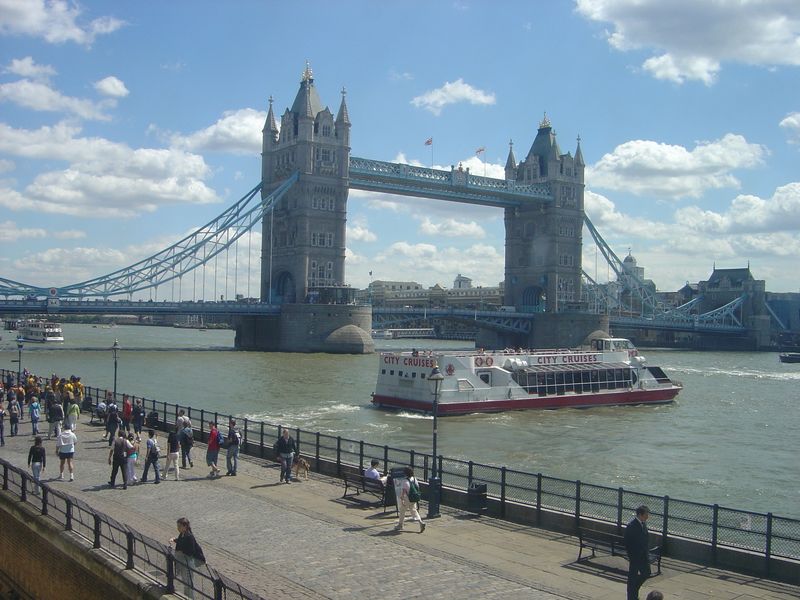 England_05_Tower_Bridge_022.jpg