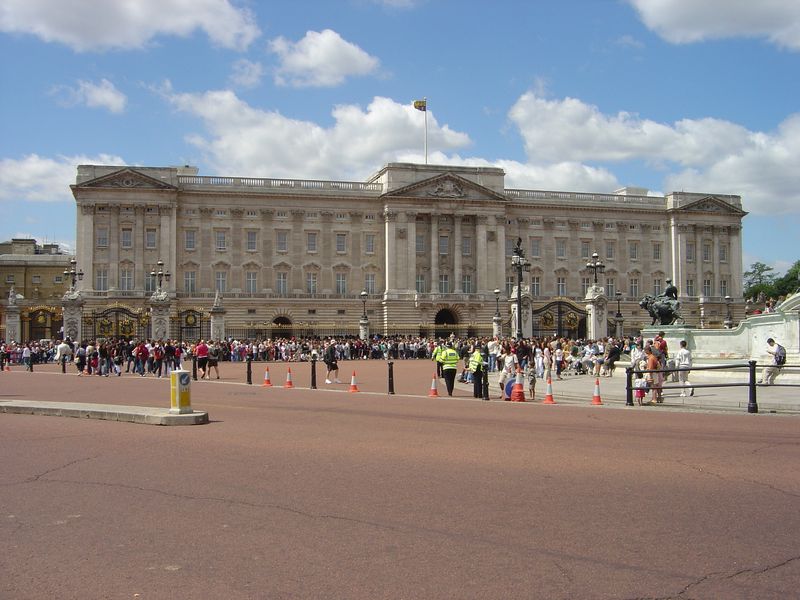 England_05_Buckingham_Palace_003.jpg